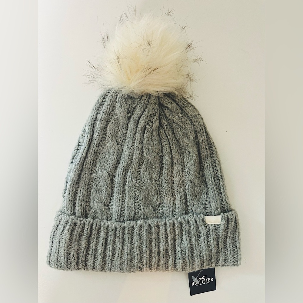 NEW! HOLLISTER POM POM TOQUE Beanie Soft NWT Grey Womens Stretchy Winter Hat